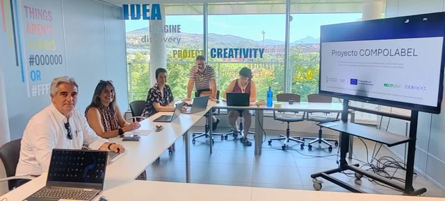 Reunión de trabajo del proyecto, realizada en las instalaciones de CEBIMAT (Espaitec 2) entre los socios del proyecto de investigación COMPOLABEL en tamaño mediano