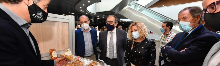 5fa81d70b4948563919092