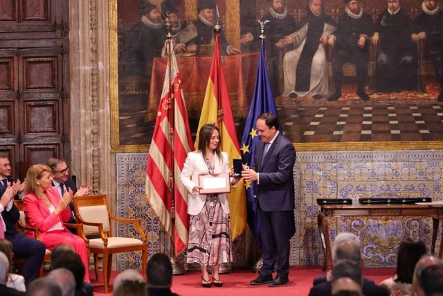 GVA_ACTO INSTUCIONAL 9 D’OCTUBRE-57 en tamaño mediano