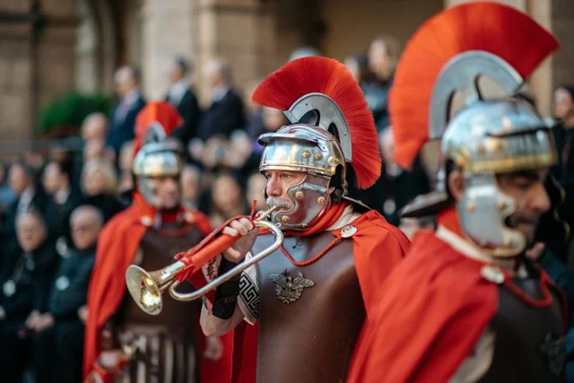 procesión 4 en tamaño grande en tamaño mediano