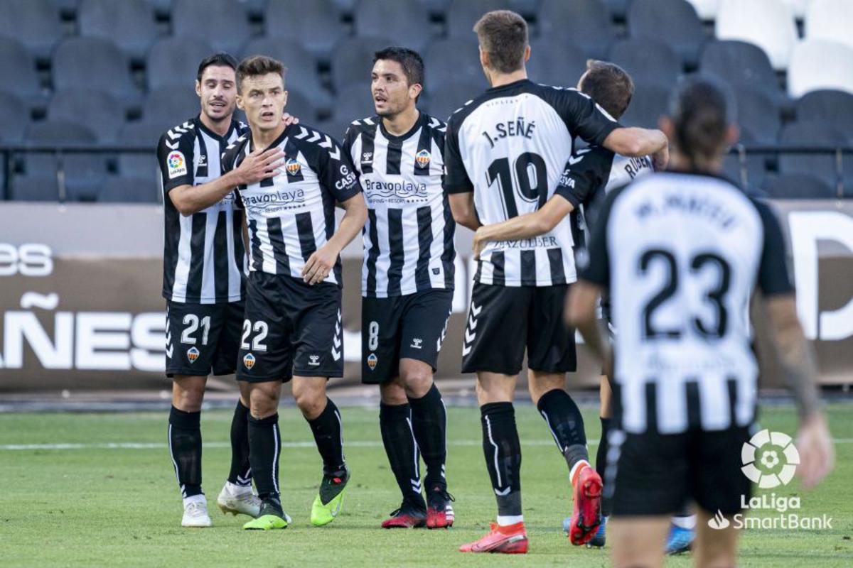 los_jugadores_del_castellon_celebran_uno_de_los_goles_logrados_ante_el_leganes_foto_la_001