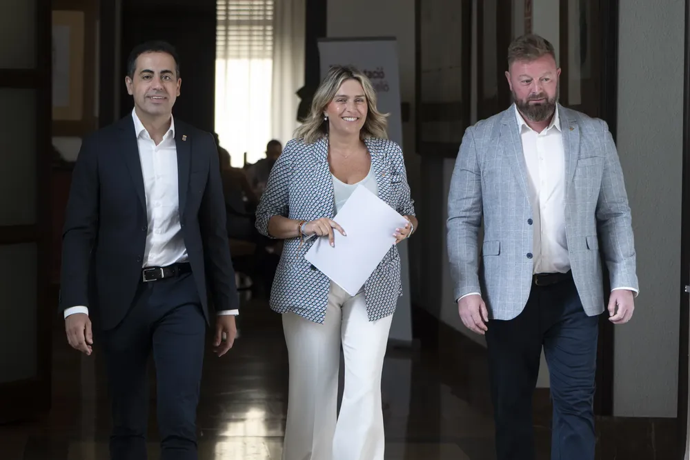 Presidenta Marta Barrachina - vicepresidente Héctor Folgado - diputado Iván Sánchez