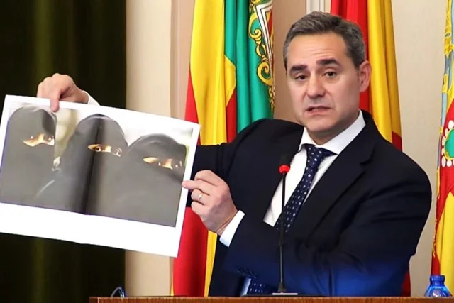 Ortolá (VOX) en tamaño mediano