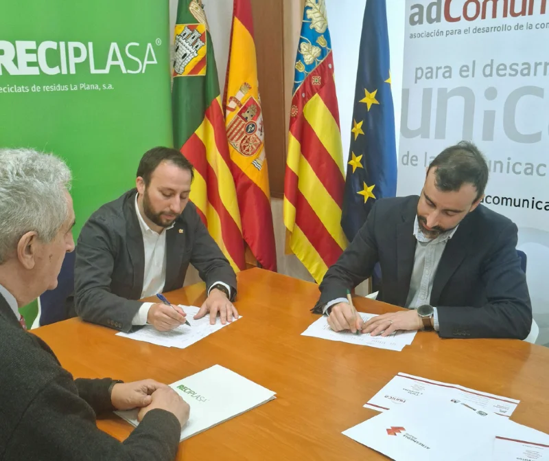 Reciplasa firma manifiesto comunicación adComunica