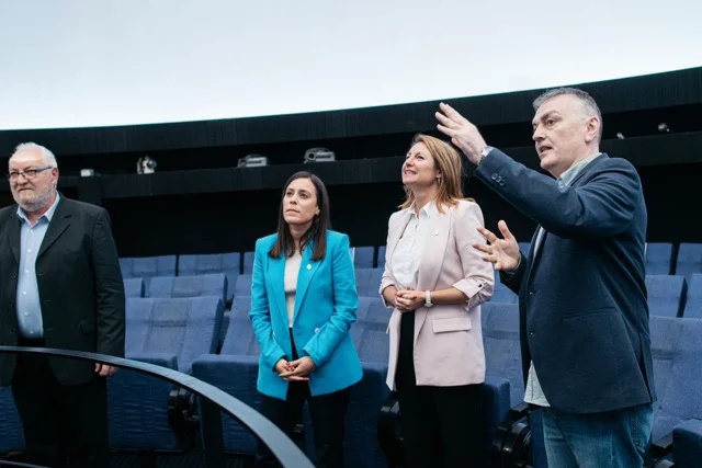 Carrasco visita Planetari de Castelló (5) en tamaño mediano