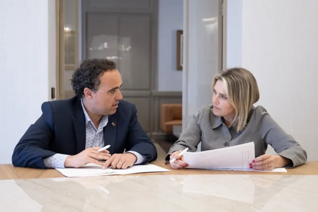 Presidenta Marta Barrachina y diputado José María Andrés en tamaño mediano