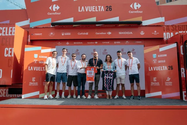 VUELTA 1 en tamaño mediano