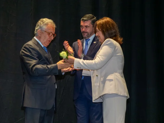 Flor lledo 5 en tamaño mediano