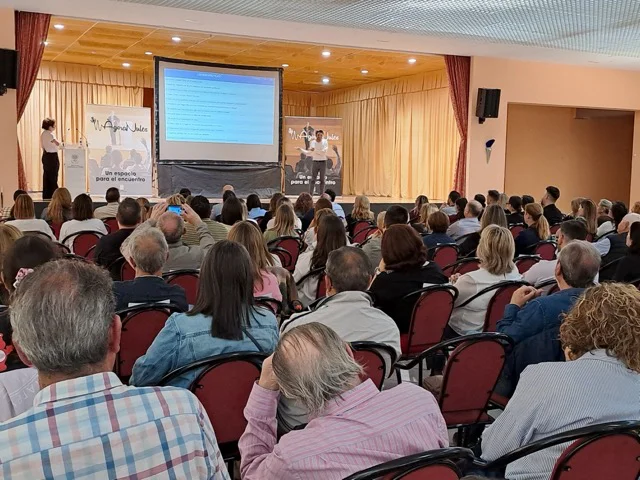 nules conferencia 3 en tamaño mediano