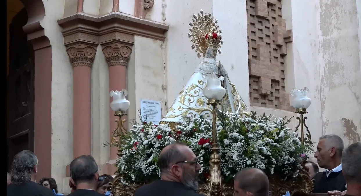 virgen-sagrada familia