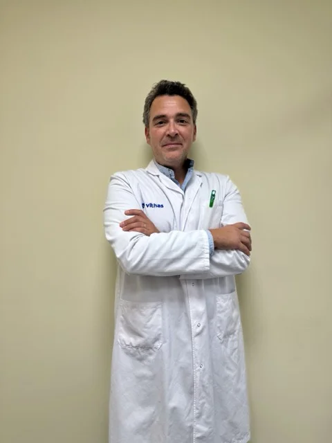 Dr. Santiago Pina en tamaño mediano