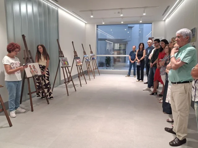 Inauguración Exposición 25 años contando historias Centro Ocupacional Síndrome de Down Castellón (5) en tamaño mediano