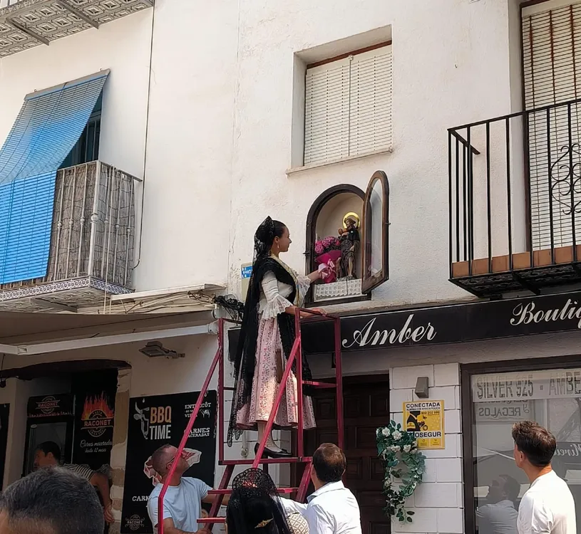 cea0ca81-a4f6-4665-a444-83a000f7fd12