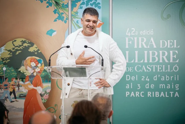 LIBRO 8 en tamaño mediano