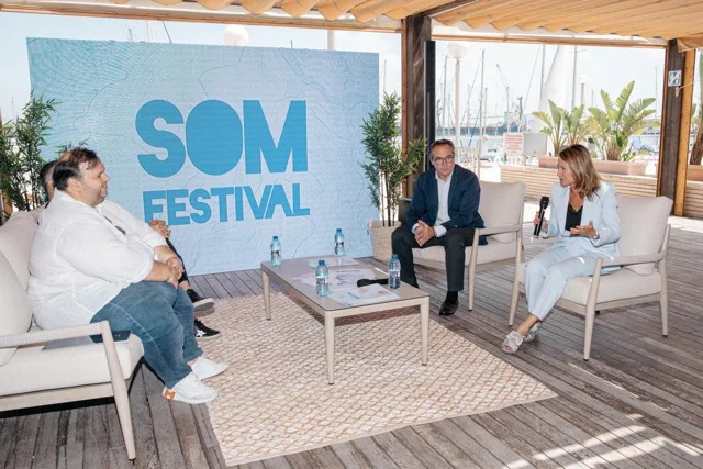 SOM FESTIVAL 2 en tamaño mediano