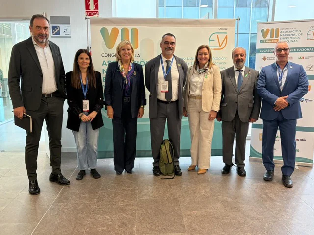 congreso vacunas en tamaño mediano