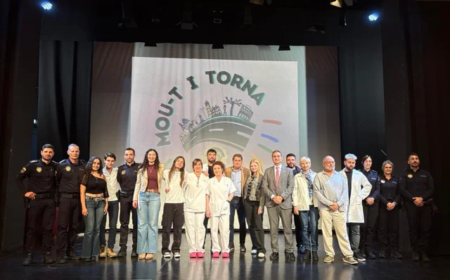 mou-t i torna en tamaño mediano