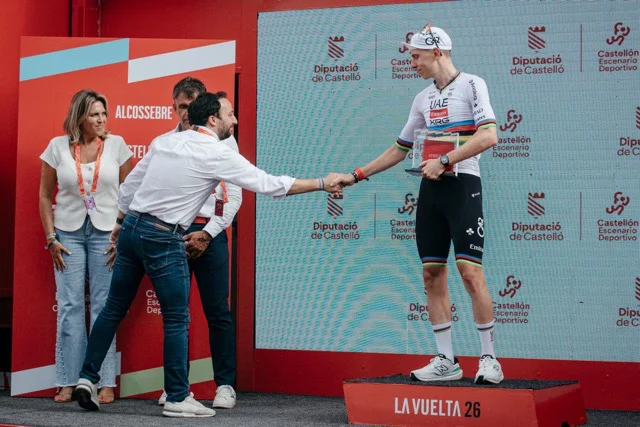 VUELTA 2 en tamaño mediano