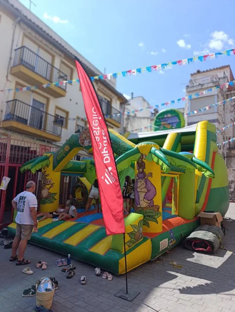 parque infantil en tamaño mediano