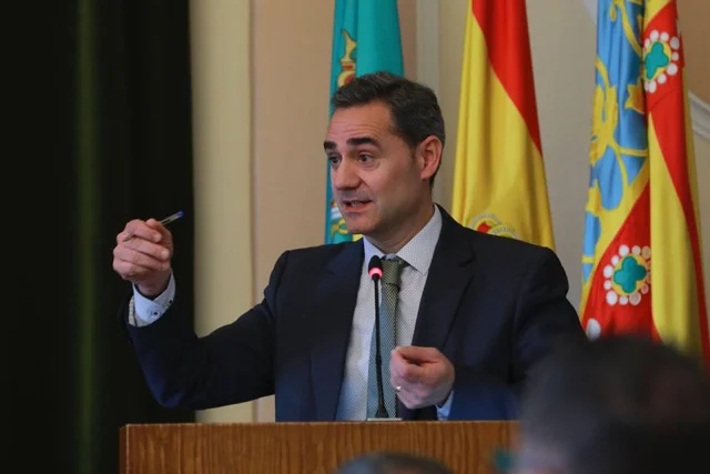 Ortoláen pleno en tamaño mediano