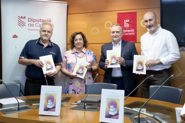 Presentación Revista Aula Lletres Valencianes en tamaño mediano