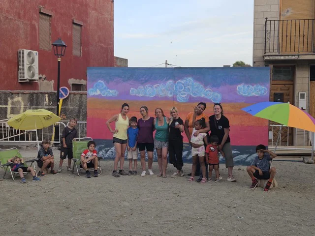 Familias en montaje playa de El Toro en tamaño mediano