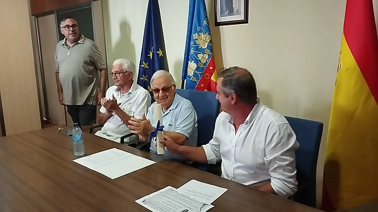 Faustino García Chirivella como Hijo Adoptivo Montán