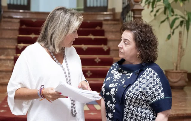 Marta y Marisa dipcas en tamaño mediano