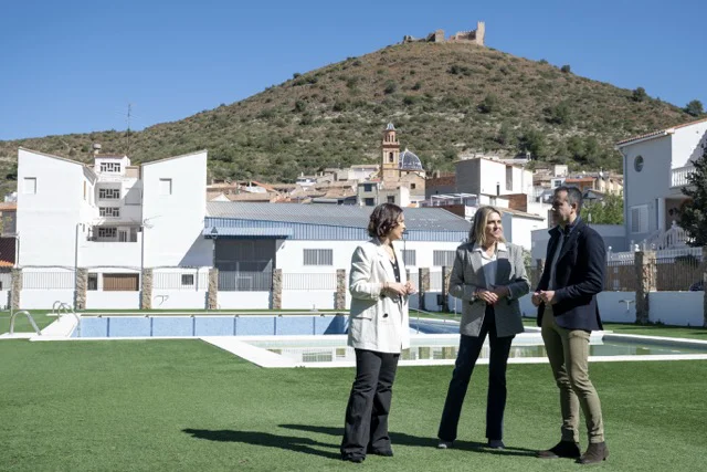 Visita Azuebar Plan Impulsa en tamaño mediano