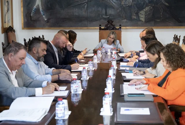 Junta de Gobierno (1) en tamaño mediano