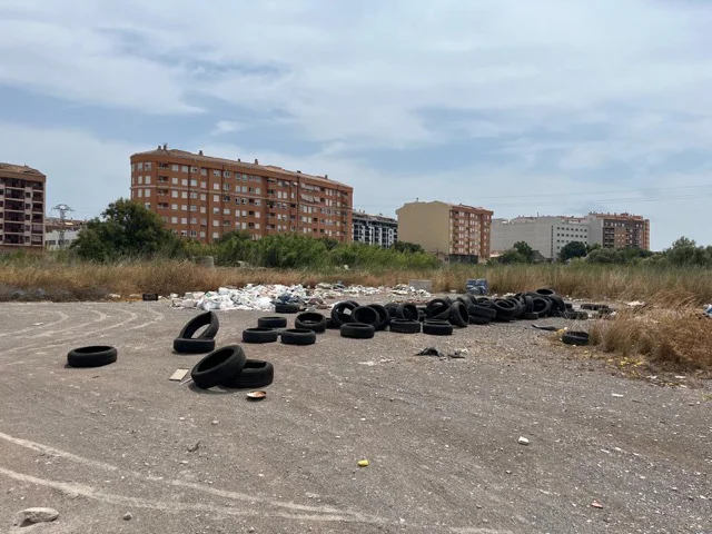 neumaticos zona rio seco en tamaño mediano