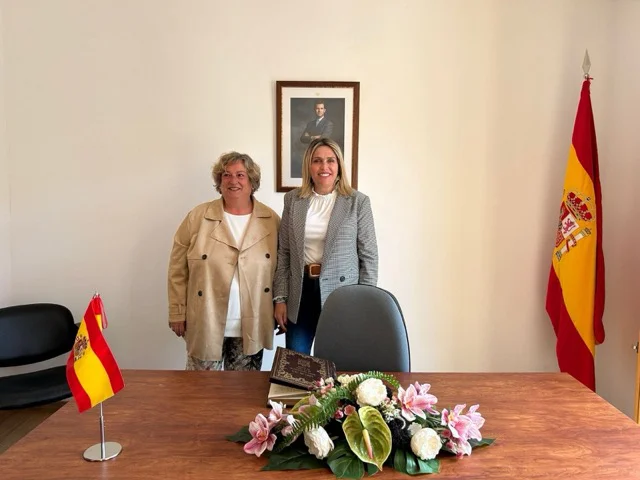 Esther Giralte y Marta Barrachina en tamaño mediano
