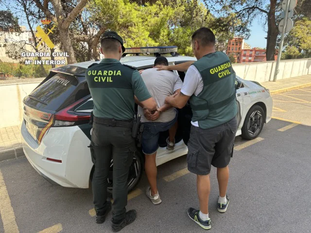 Guardia civil Foto traslado en tamaño mediano
