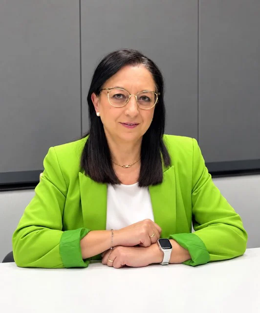 Retrato corporativo con blazer verde lima en tamaño mediano