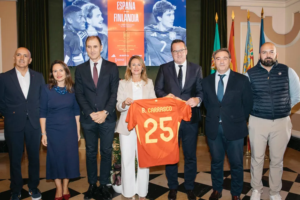 Carrasco presentación España Finlandia Sub-21