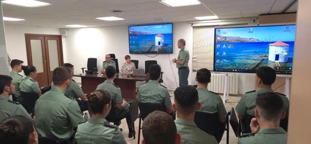 080626 Recepción alumnado Guardia Civil en tamaño mediano