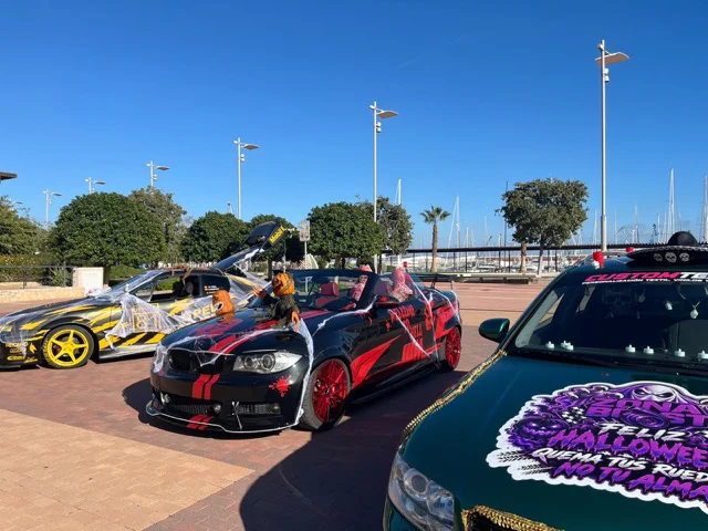 coche hallowen 2 en tamaño mediano