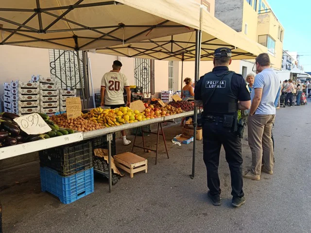 NULES POLICIA LOCAL LABRADORES 3 en tamaño mediano