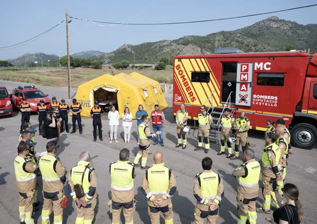 Bomberos en tamaño mediano