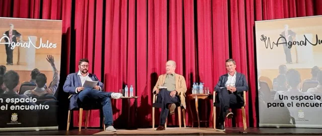 Manuel Valls i Nicolás Redondo 1 en tamaño mediano