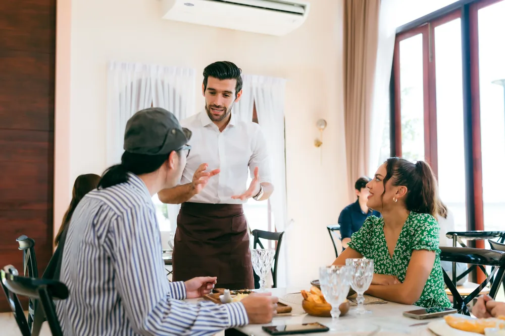 restaurante camarero1