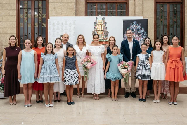 Carrasco exposición gaiatas de mano (2) en tamaño mediano