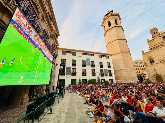 plaza mayor en tamaño mediano