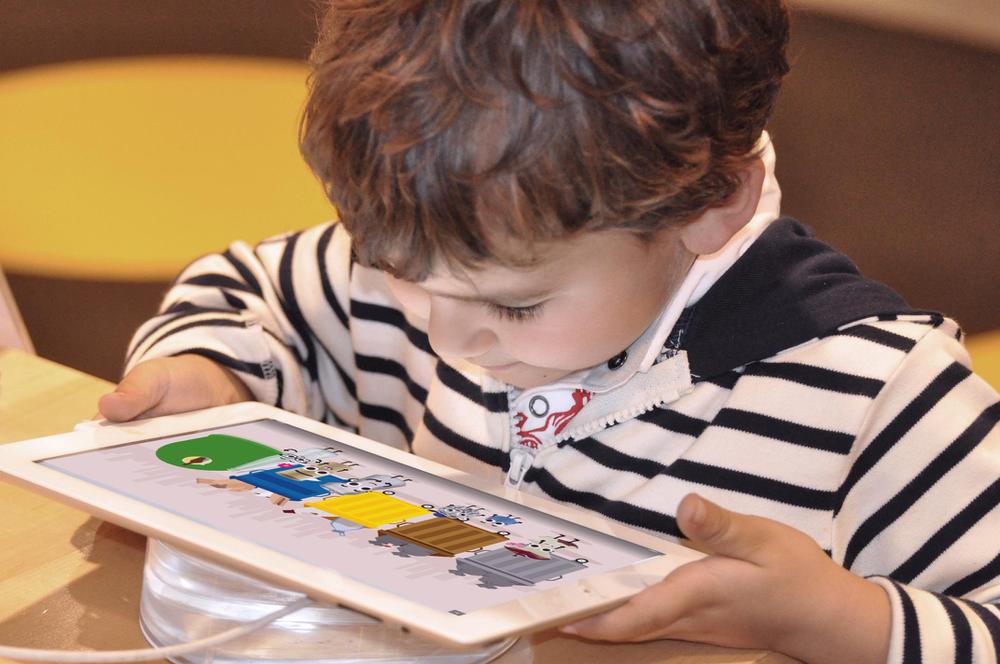 Niño accediento a La Vida de las Cosas