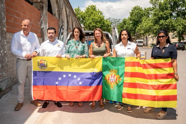 cargamento solidario en tamaño mediano