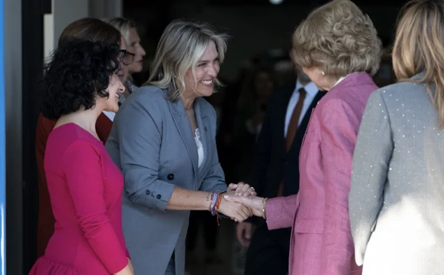 Visita Reina Banco Alimentos Castellón (1) en tamaño mediano