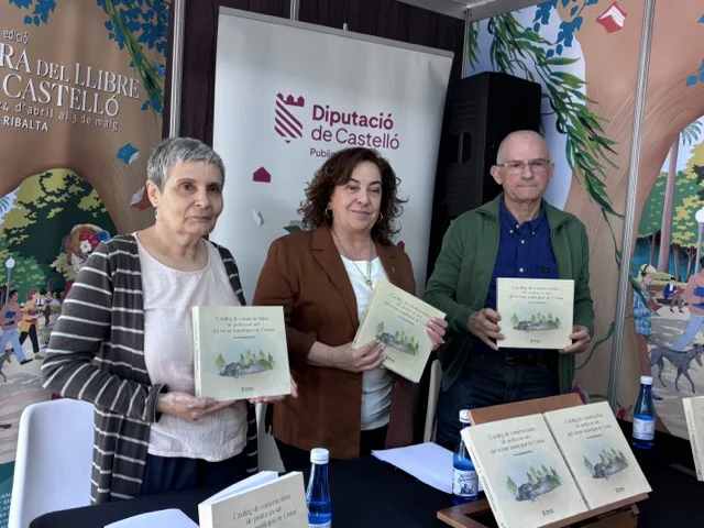 Feria libro dipcas en tamaño mediano