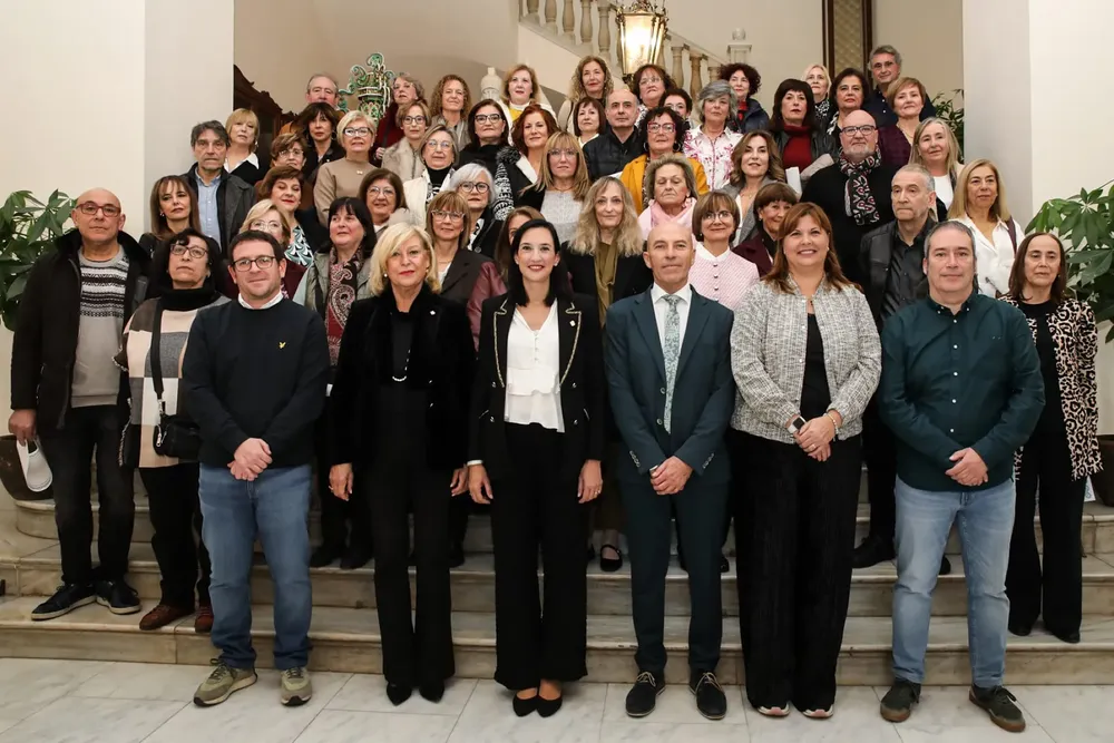 España homaneje maestros jubilados
