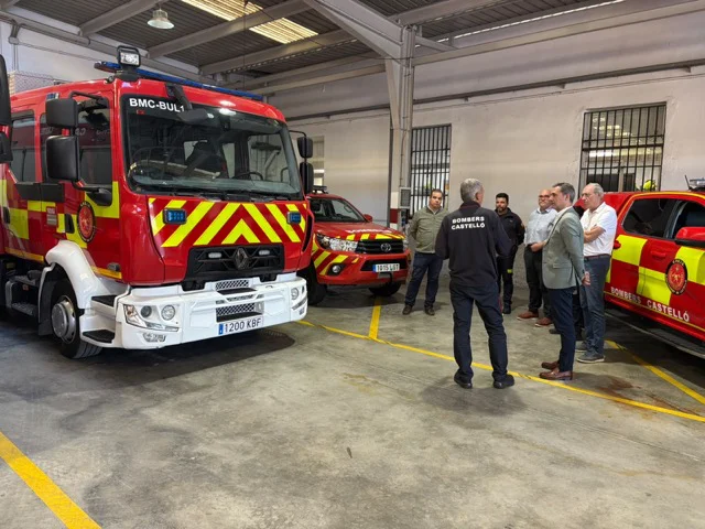 bomberos en tamaño mediano