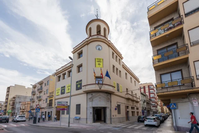 EDIFICI ANTIGA CAMBRA AGRÀRIA-NATIU en tamaño mediano
